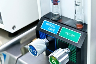 Nitrous oxide machine