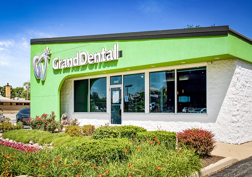 Outside view of Grand Dental Franklin Park