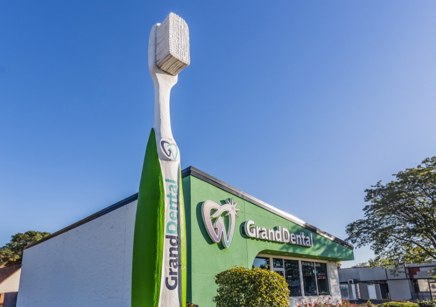 Outside view of Grand Dental Franklin Park