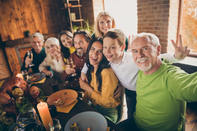 family celebrating Thanksgiving